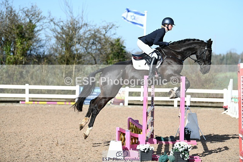 250330-100302-05974 - Cls 32 British Novice and 90cm