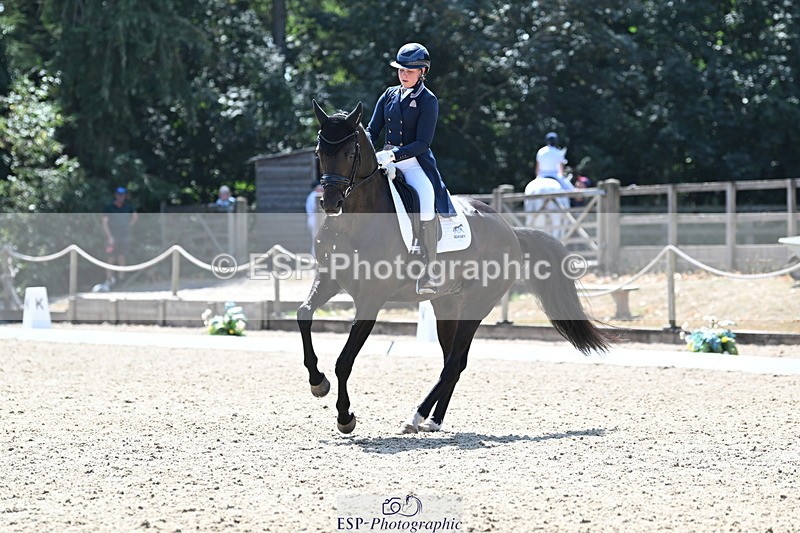 250810A-140123-07193 - 070-Abbie.NewburySeagry.Firstamour