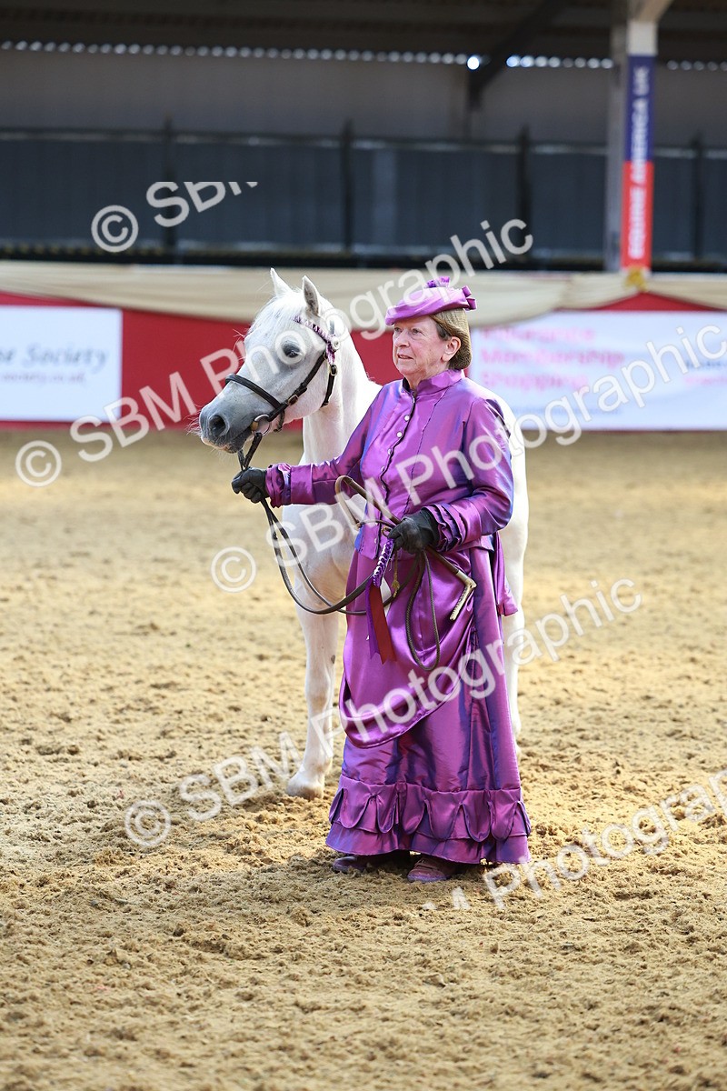 SBM_13703 - Class 104 - IH  Costume