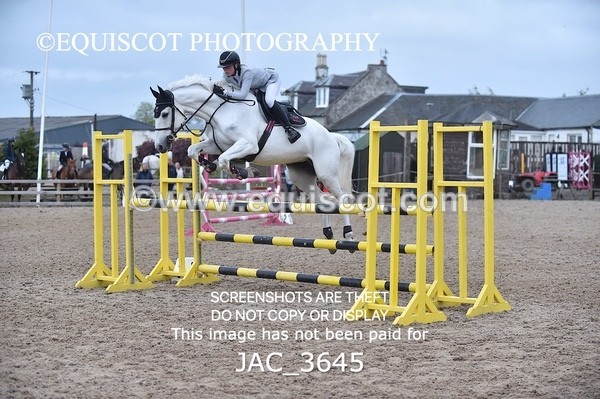 JAC_3645 - CLASS 8 Senior Newcomers/ 1.10m Open