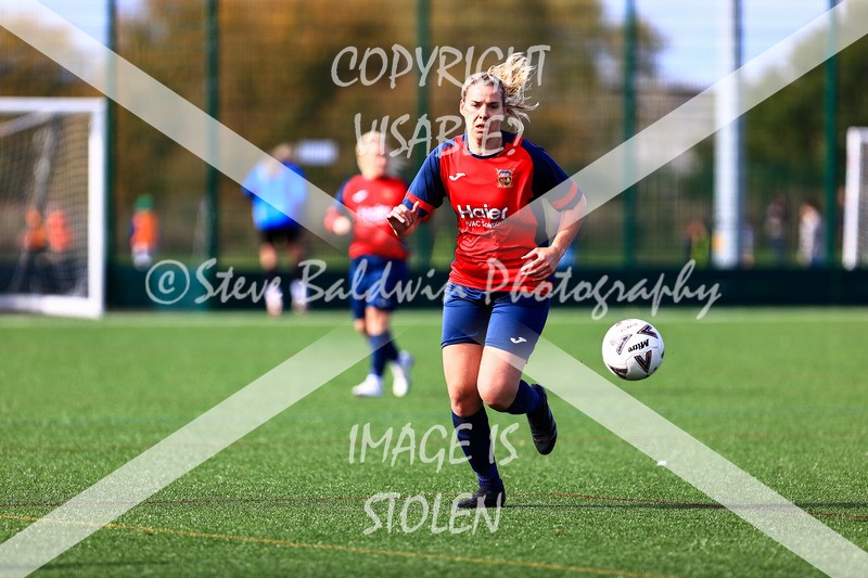 1DX30417 - 2025-10-05 FC Abbey Meads Ladies V Purton  Kingsdown FC Ladies