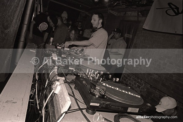 01 - DJ Q Bert @ Sankeys Soap 09.07.02