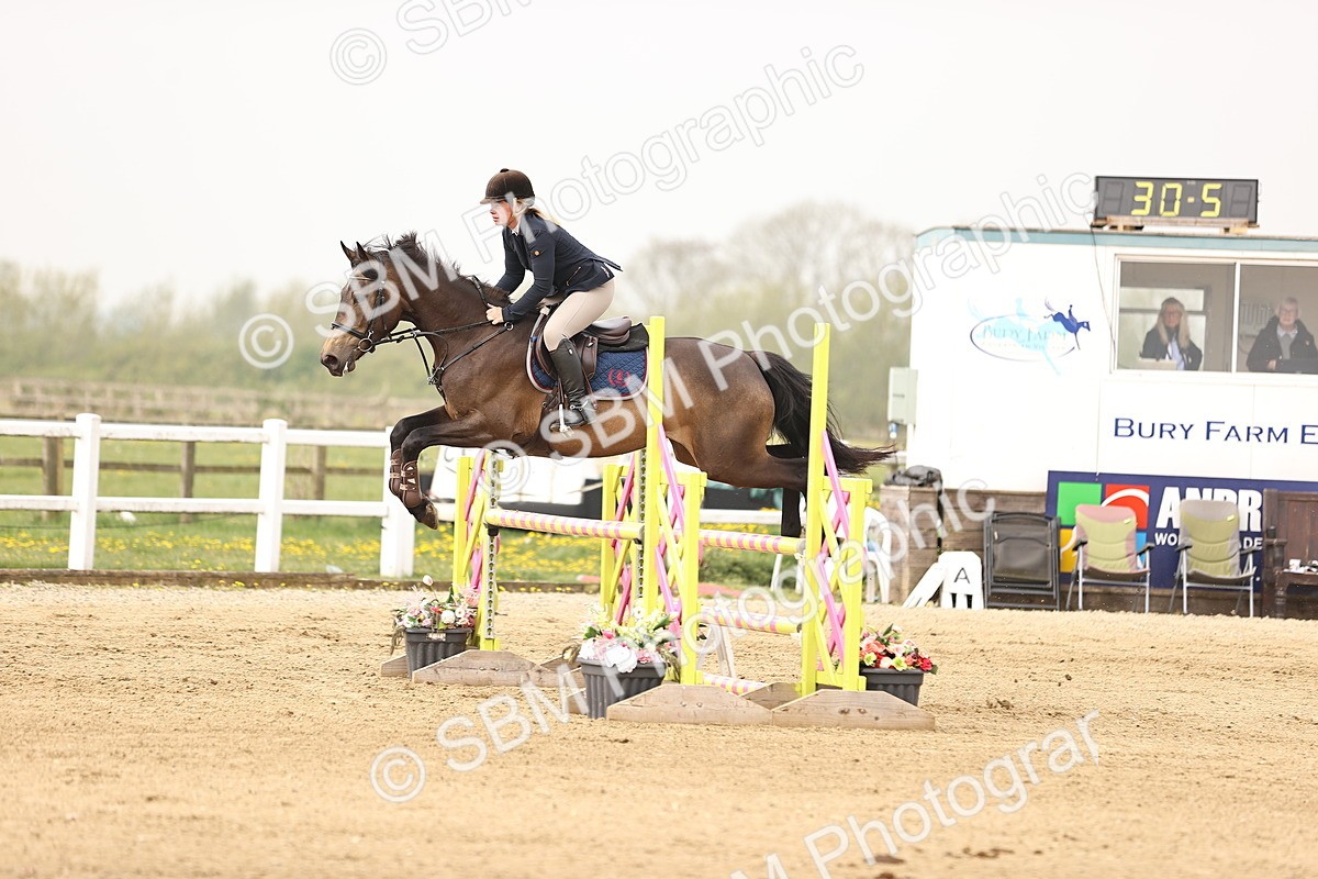  - Class 15 - Senior British novice - 90cm