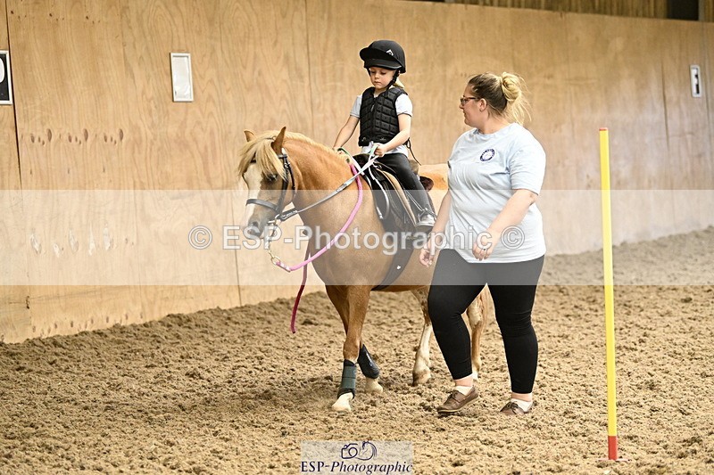 240728B-142427-00526 - Theo and Gemma's Groups Indoor