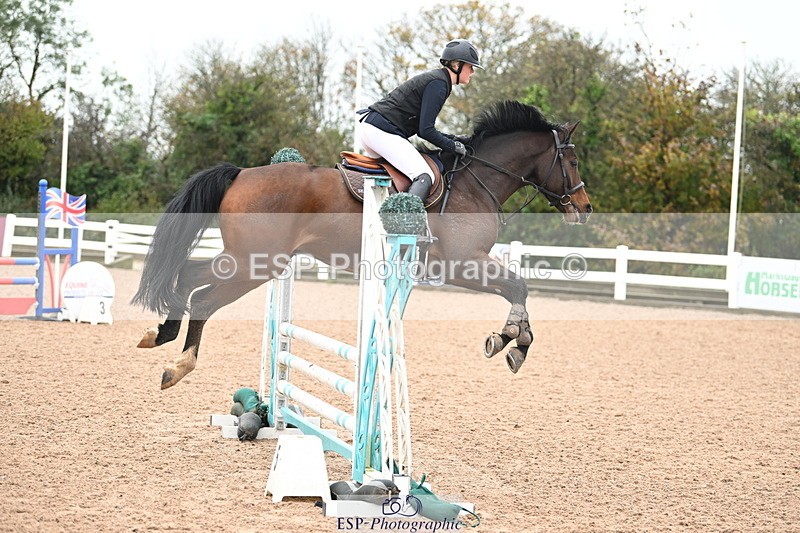 241023A-113847-00592 - Cls 1 British Novice and 90cm Open