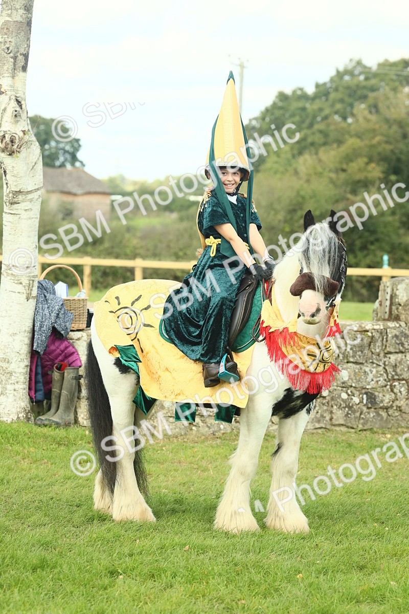 SBM_63573 - S35 - Fancy Dress Showing
