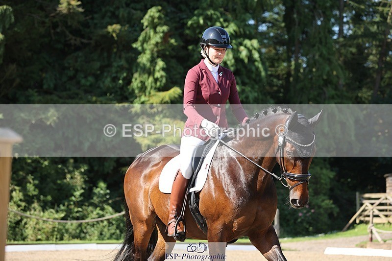 240719-092454-00135 - 305-Eleanor_Halton-Fairway's_Finale