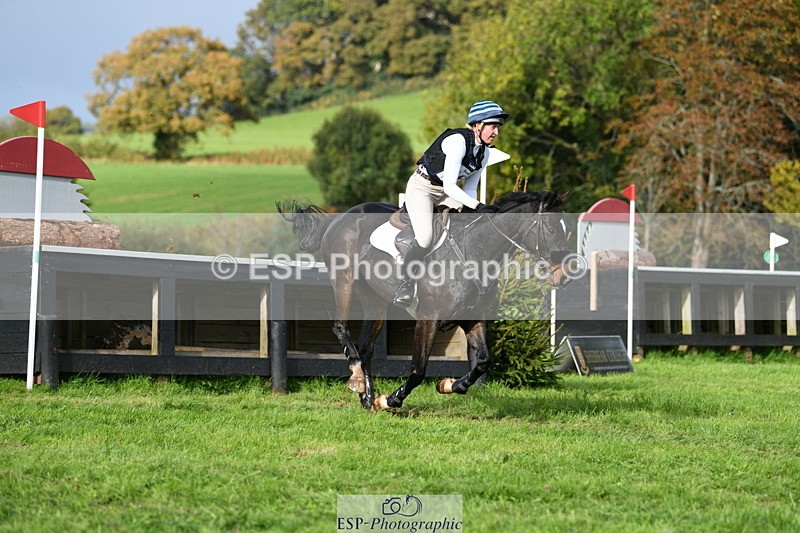 251024A-132329-12016 - B-165-Chloe.Pearson