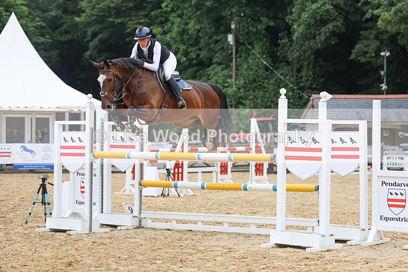 3E7A6332 - Class 8: Senior Newcomers/1.10m open