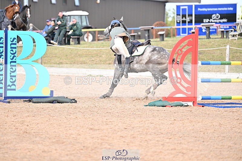 250827B-135051-00646 - Cls 4 Snr Newcomers 1.10m