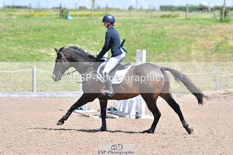 240609A-132058-05594 - Cls 18 Snr Newcomers and 1.10m Open