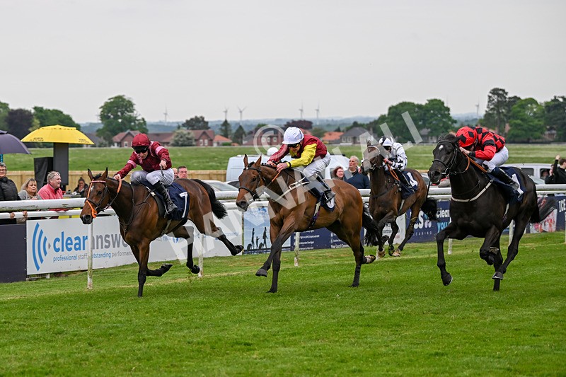 140524-Race 6-Flickering Halo-2728 - Race 6