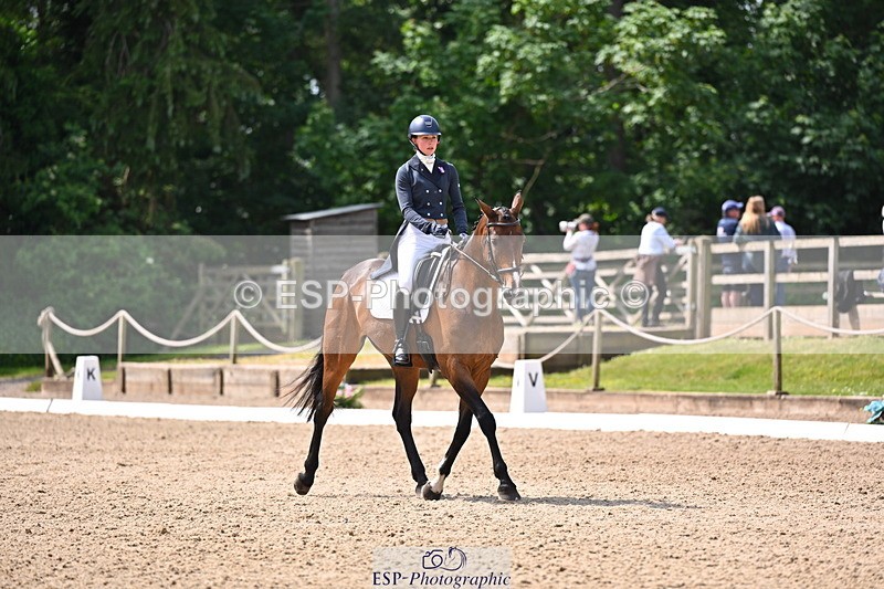 250523A-114053-06624 - C-274-Bizzy.Loffet-LONGBROOK.CHILLI.FLOWER