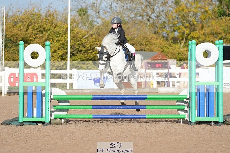 251025-100431-00010 - Cls 1+3 10 Yrs + Pony Intro 70cm