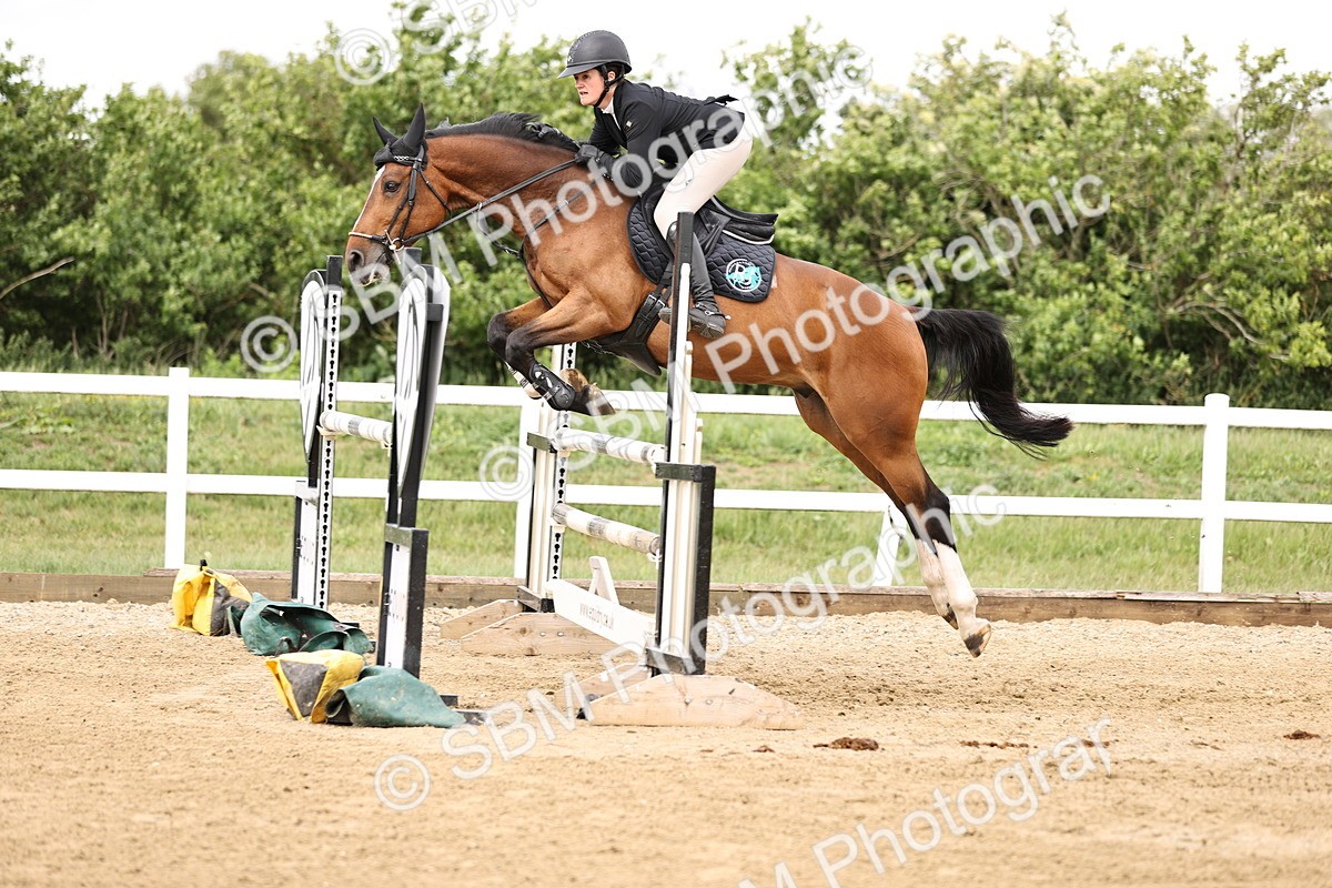 SBM_003415 - Class 11 - Senior Newcomers - 1.10m
