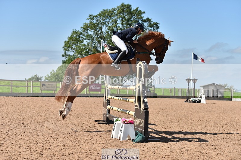 230810A-112938-00885 - Cls 9 Foxhunter