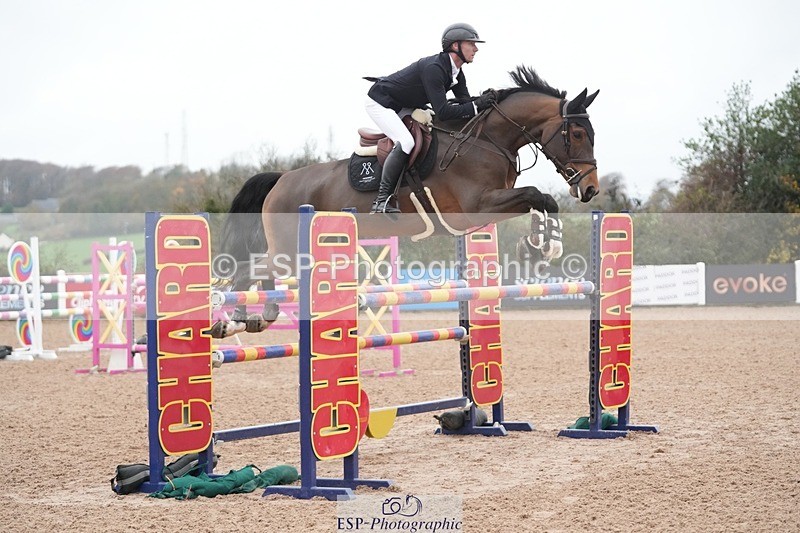 251107-131615-01116 - Cls 6 Foxhunter and 1.20m Open