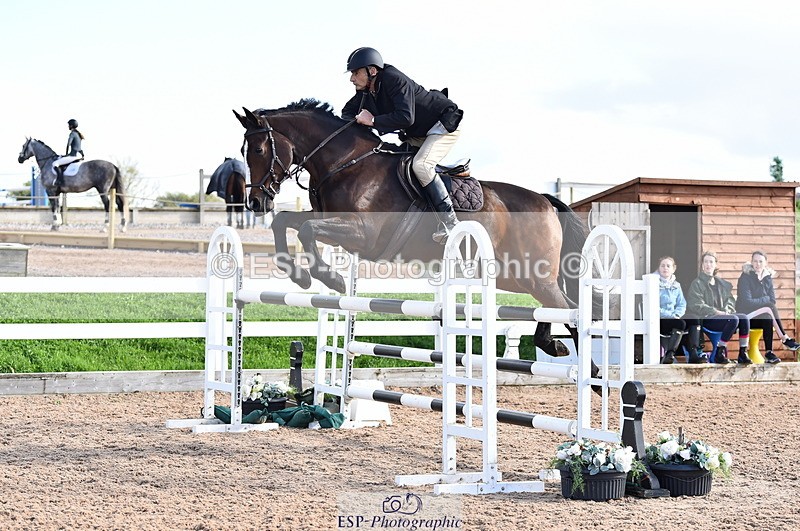 231014A-141704-05259 - Cls 15 1.05m Amateur Q 2nd R