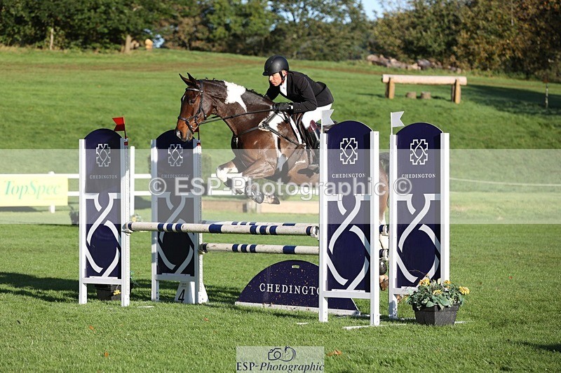 231022-093417-23957 - 640-UP.TO.MISCHIEF-Will.van.Ufford-TrotUp+SJ