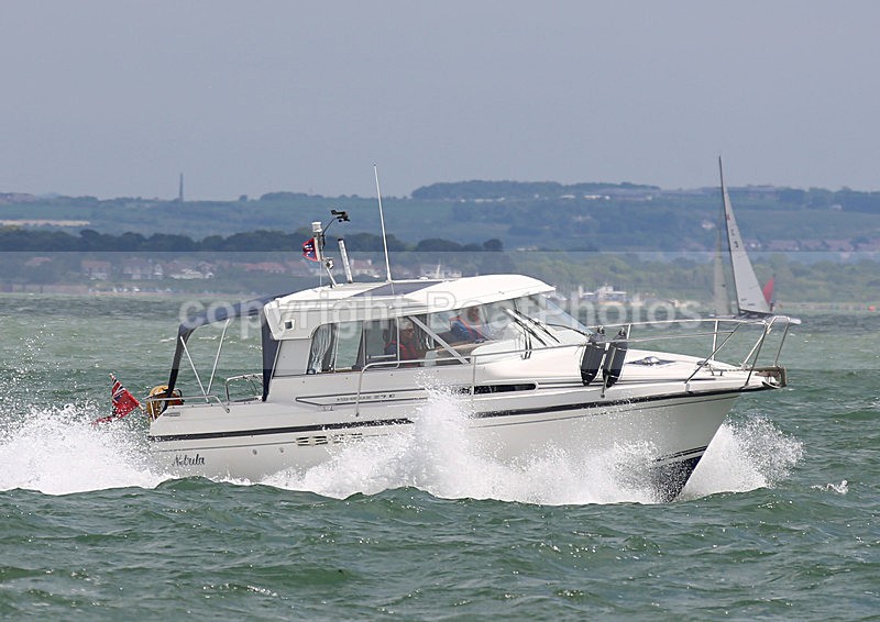 130609 NEBULA NIMBUS 27C WT7A1710 - Motorboats - Hardtop
