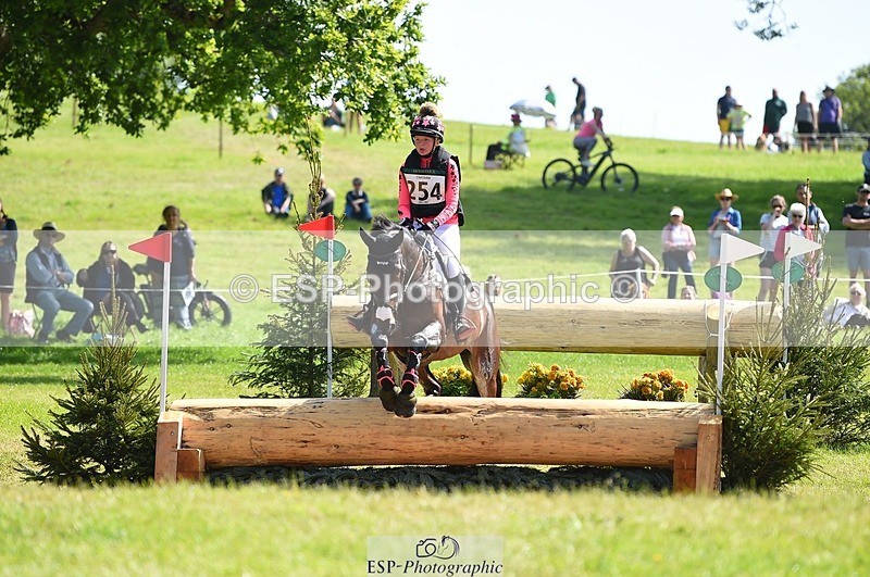 230527-102836-08561 - 254-PURE_TRENDSETTER-Ellie_Fredericks-XC