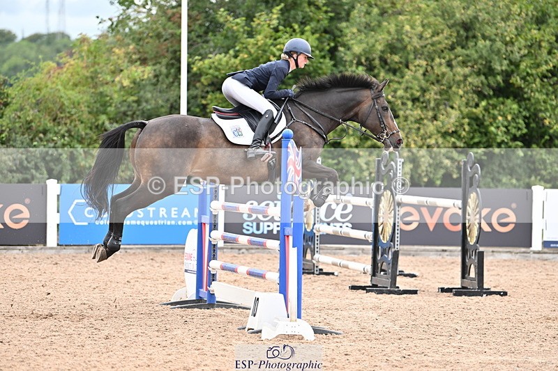 250820B-132007-00762 - Cls 4 Newcomers and 1.10m Open