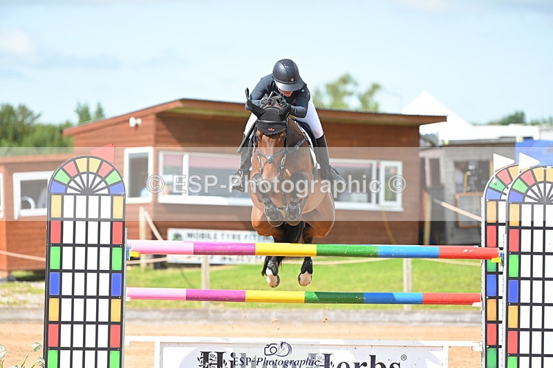 230721A-160037-07553 - Cls 10, 2 Star Big 1.45m Start to break