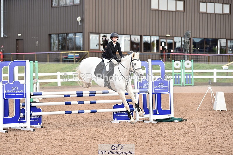 231203A-113026-00887 - Cls 4 Newcomers & 1m Open