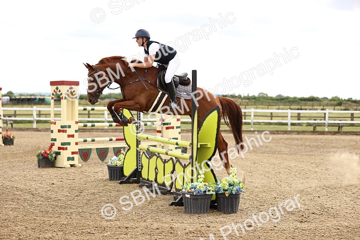 SBM_002302 - Class 18 - Ariat Senior British Novice- 90cm Open