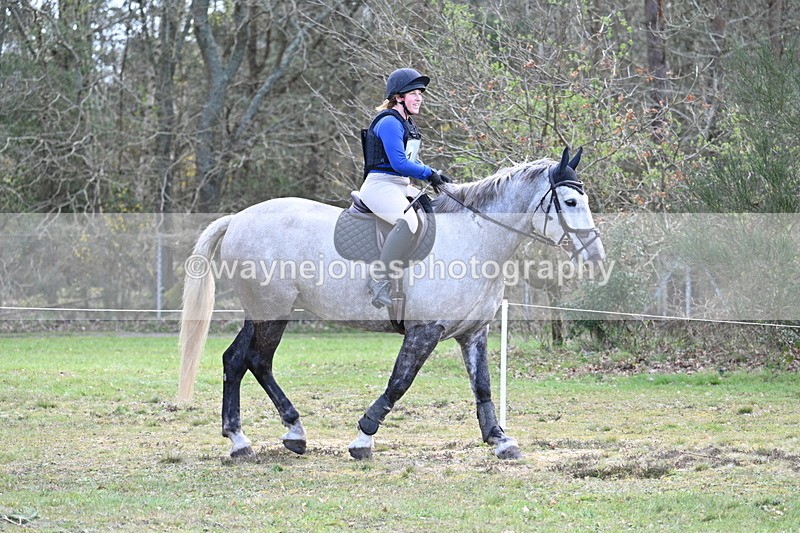 WJ7_0137 - Time 10:13 to 10:38 Times at the Fence