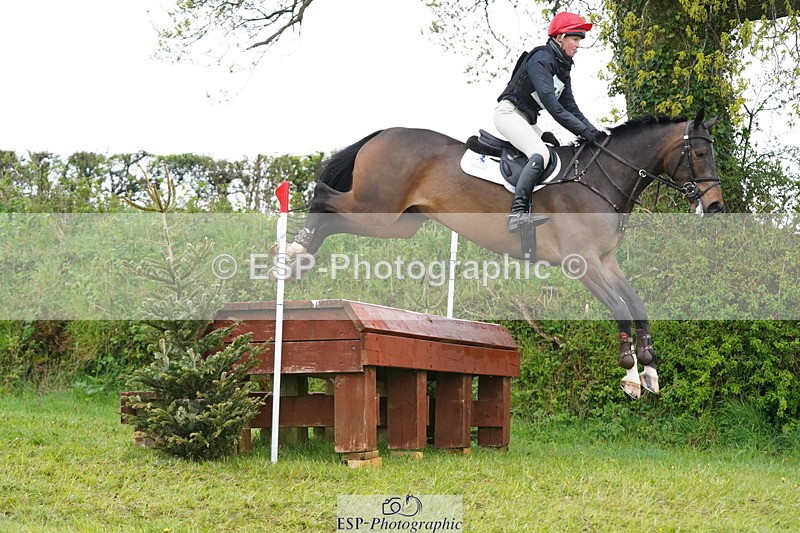 250418-102448-00991 - 017-Rosie.Bradley-Hole-KILMOUNTAIN.TOYBOY