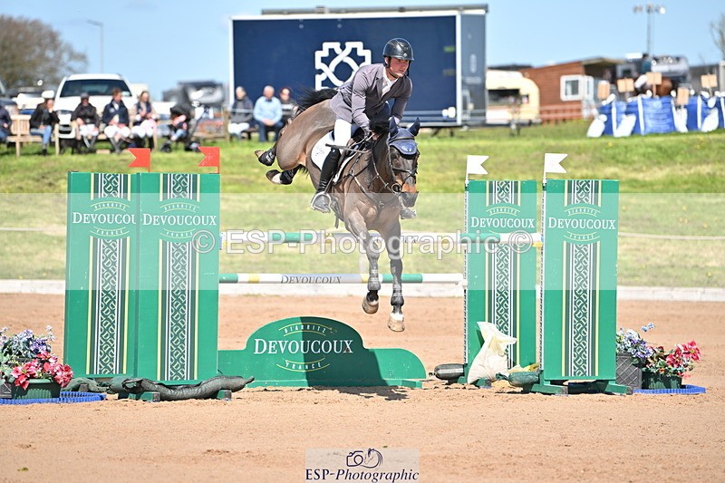 240420A-133026-11380 - Cls 7, 2 Star Medium Tour 1.35m