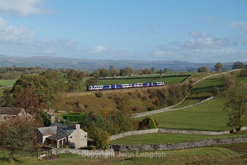 24.10.08 - Unidentified 158s 10.49 Leeds - Carlisle, Smardale - Smardale