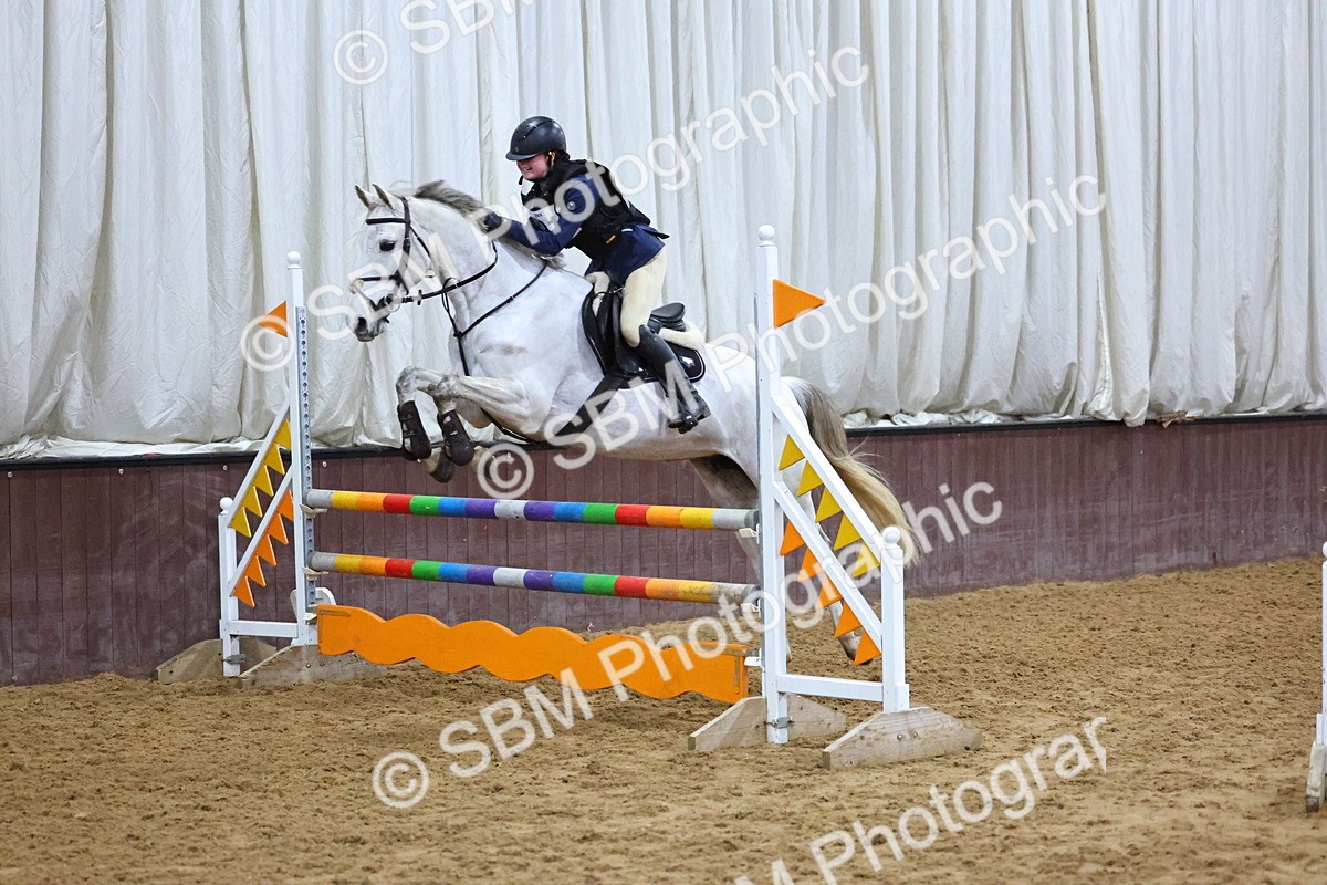 SBM_002753 - Class 6 - Holly & Ivy Stakes - 90cm