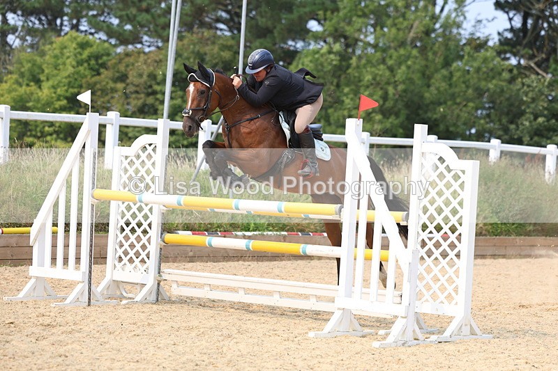 3E7A2551 - Class 8: Senior Newcomers/1.10m open