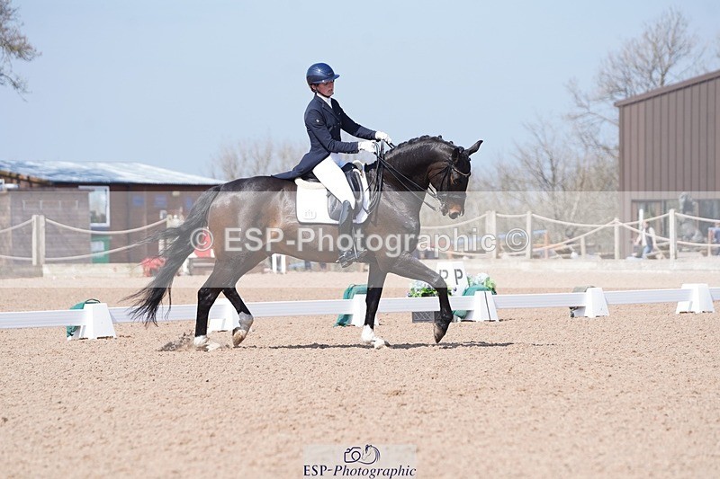 250404-125622-06014 - 015-Daisy.Hills-Midtgaards.Gijon