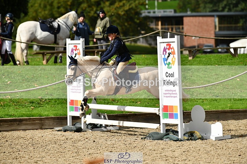 251004A-130548-01134 - Classes 6 & 7 60cm