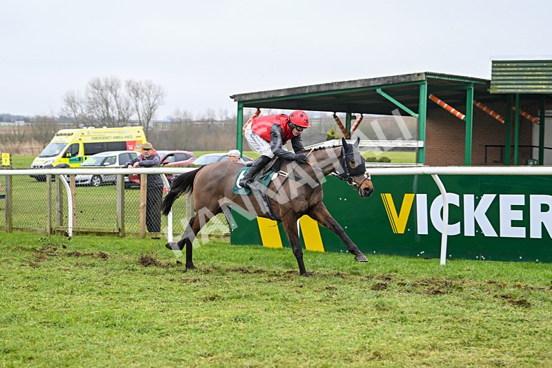 310125-Race 4-We Got Your Back-5599 - Race 4