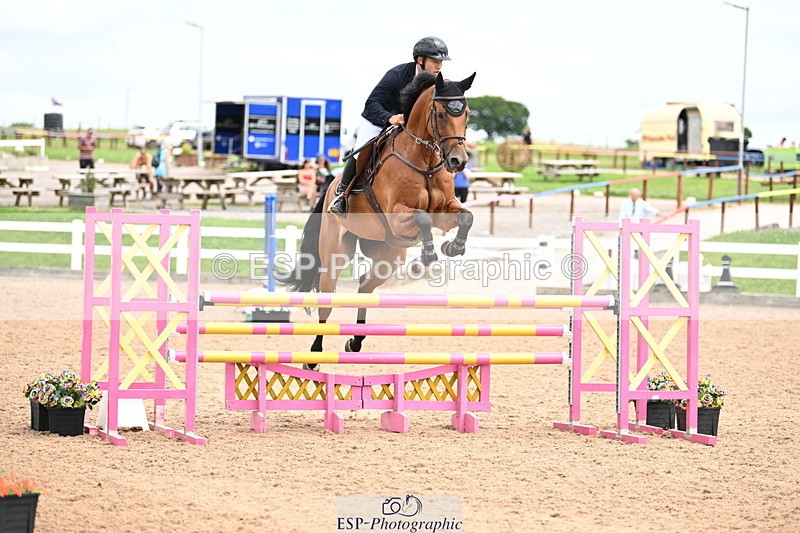 240802A-132434-04587 - Cls 25 1.05m Amateur Qualifier