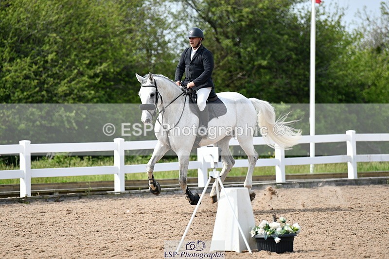 240511A-152359-14121 - Cls 25 British Novice and 90cm Open