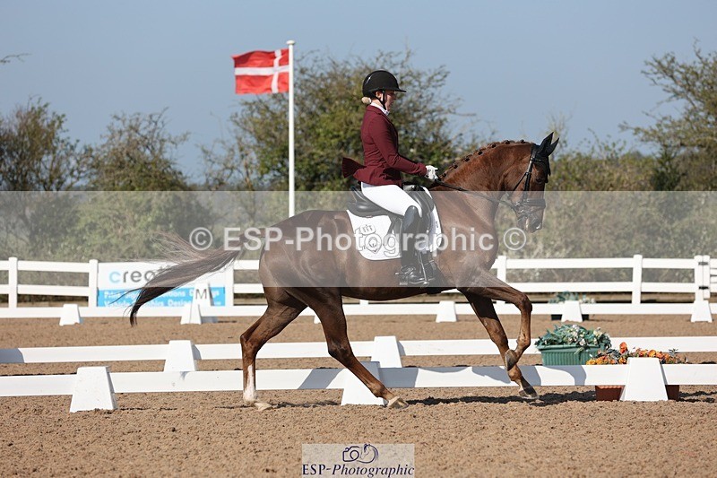 250405-102151-09471 - 066-Charlotte.Dicker-Bovary.JBM