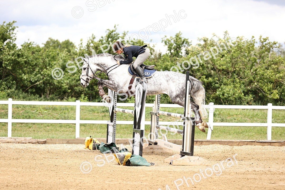 SBM_003031 - Class 11 - Senior Newcomers - 1.10m