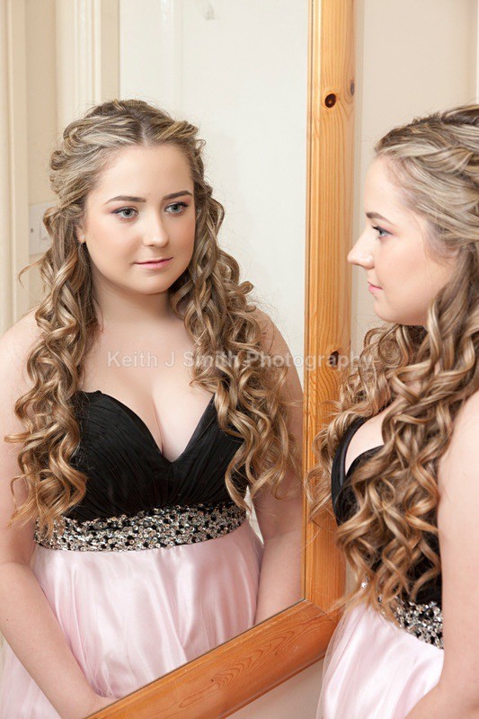 7SKJ0274 - Katie Doyle and friends Pre Prom