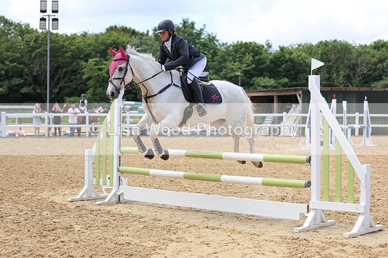 3E7A3032 - Class 4: Senior British Novice/90cm open