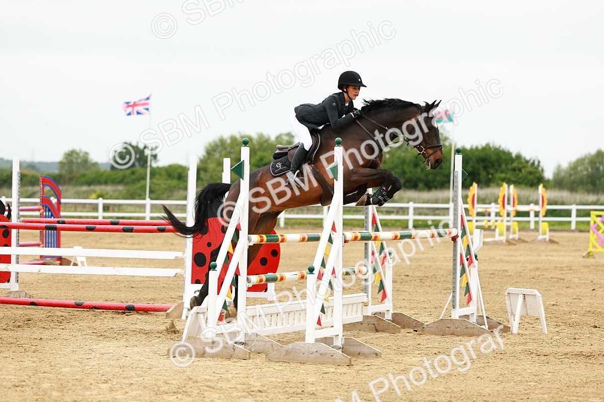 SBM_001010 - Class 5 - Senior Foxhunters - 1.20m