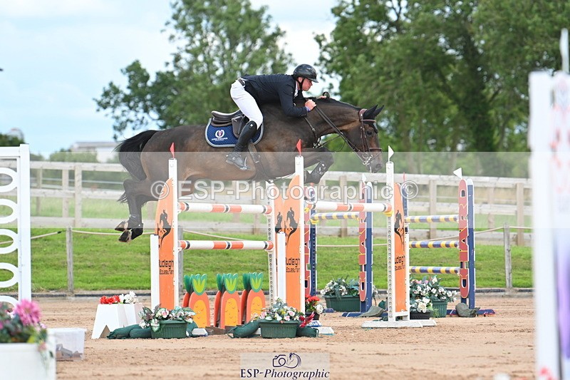 230721A-153648-07337 - Cls 10, 2 Star Big 1.45m Start to break