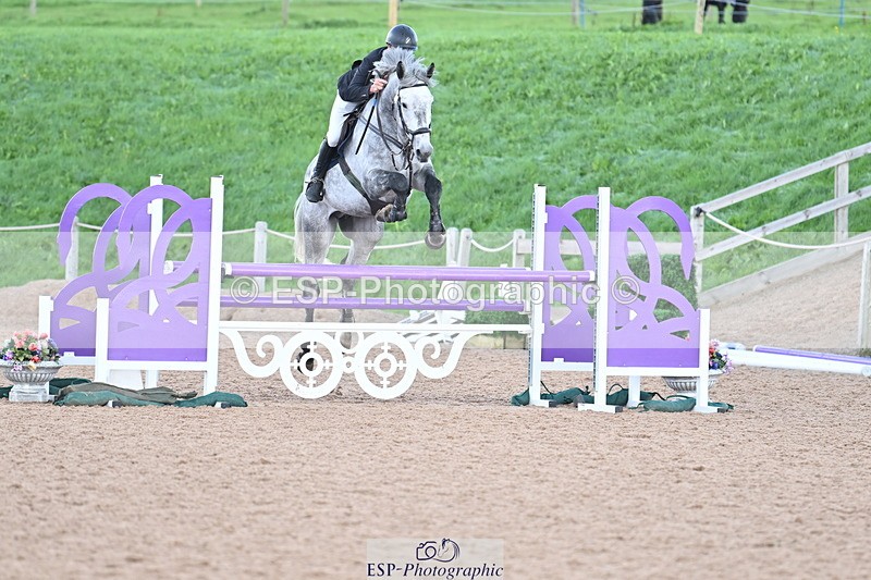 231014A-111047-04320 - Cls 18 Newcomers & 1.10m Open