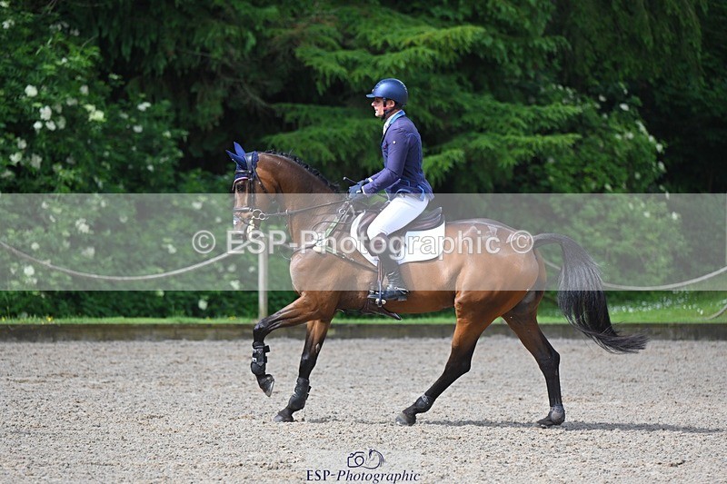 240526-100025-19818 - 301-CAMOUFLAGE-Alexander_Bragg