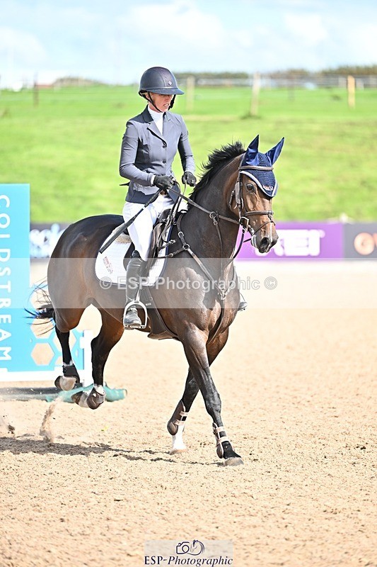 250924-130924-00357 - Cls 4 Newcomers and 1.10m Open