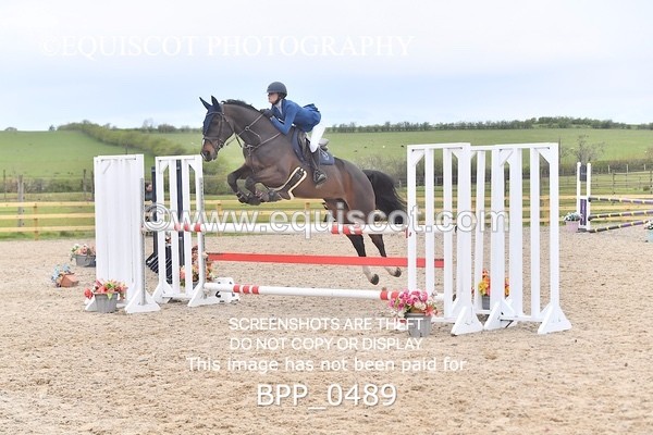 BPP_0489 - CLASS 4 FRI Senior Newcomers/ 1.10m Open